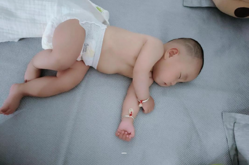 漯河宝宝脚心出汗怎么回事